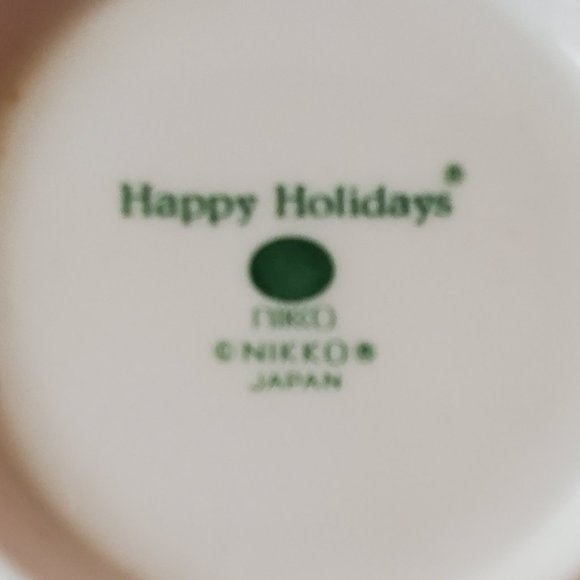 Set of Four Demitasse Cups and Saucers - Picture 5 of 6